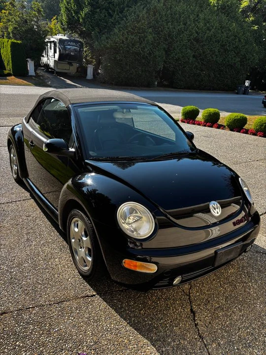 2003 Volkswagen New Beetle - Image 2 of 12