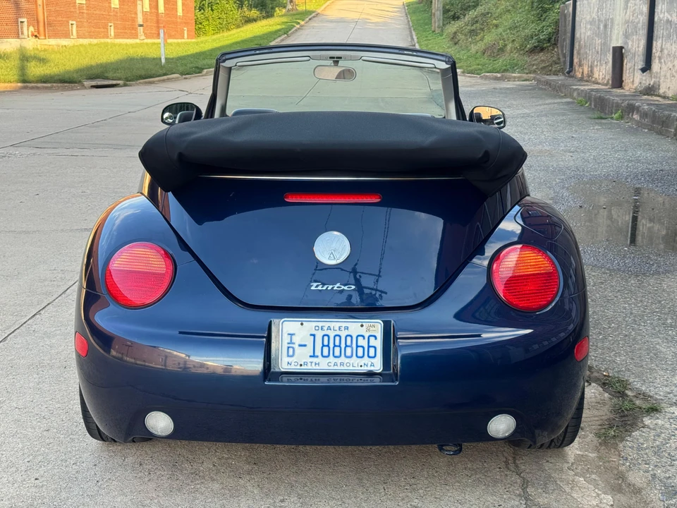 2003 Volkswagen New Beetle - Image 10 of 31
