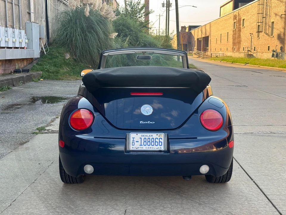 2003 Volkswagen New Beetle - Image 11 of 31