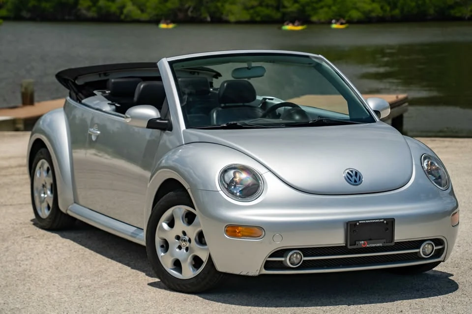 2003 Volkswagen New Beetle - Image 11 of 20