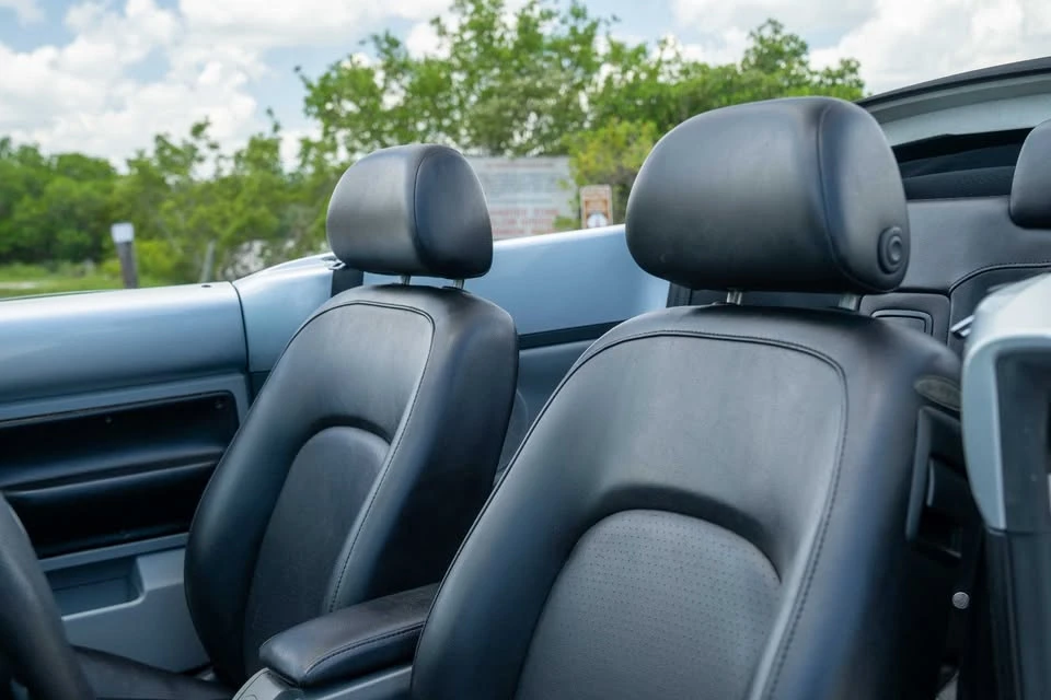 2003 Volkswagen New Beetle - Image 2 of 20