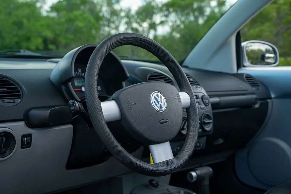 2003 Volkswagen New Beetle - Image 19 of 20
