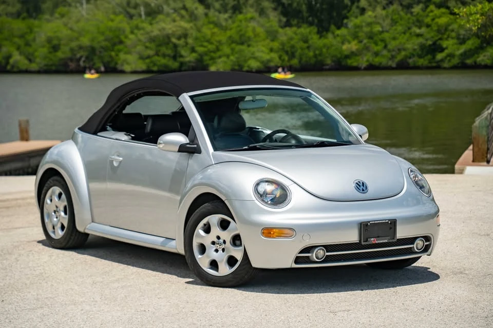 2003 Volkswagen New Beetle - Image 9 of 20