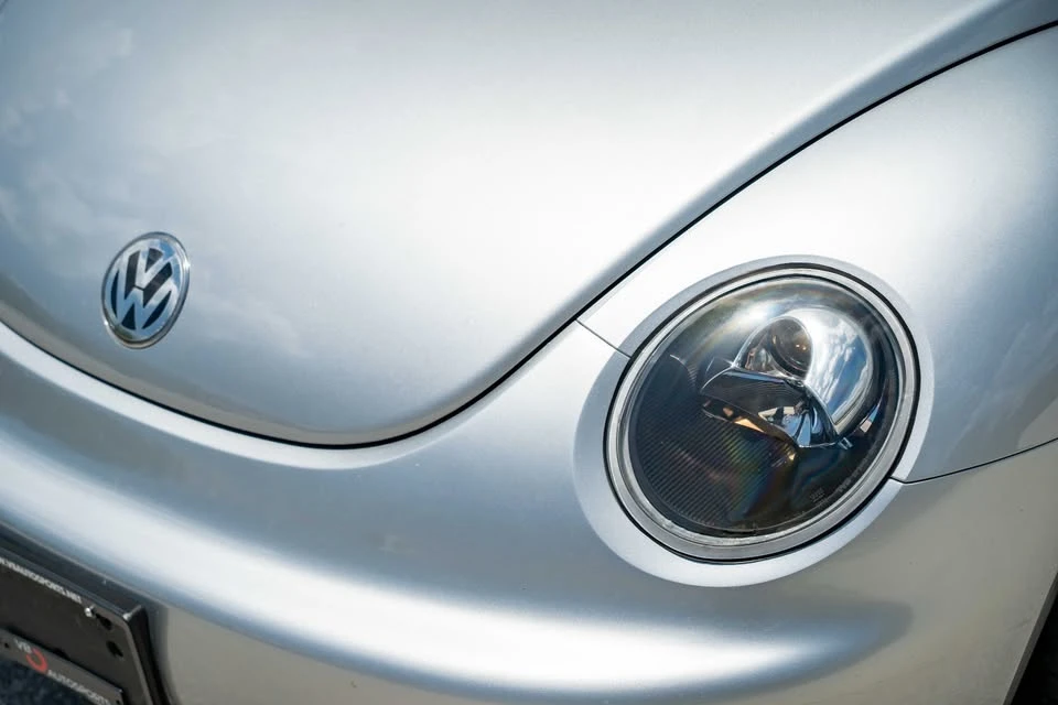 2003 Volkswagen New Beetle - Image 16 of 20