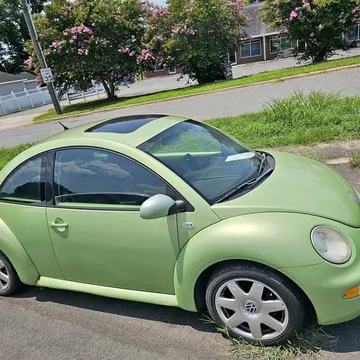 2003 Volkswagen New Beetle GL Hatchback 2D