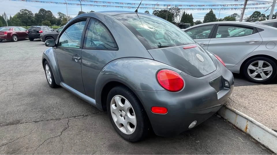 2003 Volkswagen New Beetle - Image 2 of 14