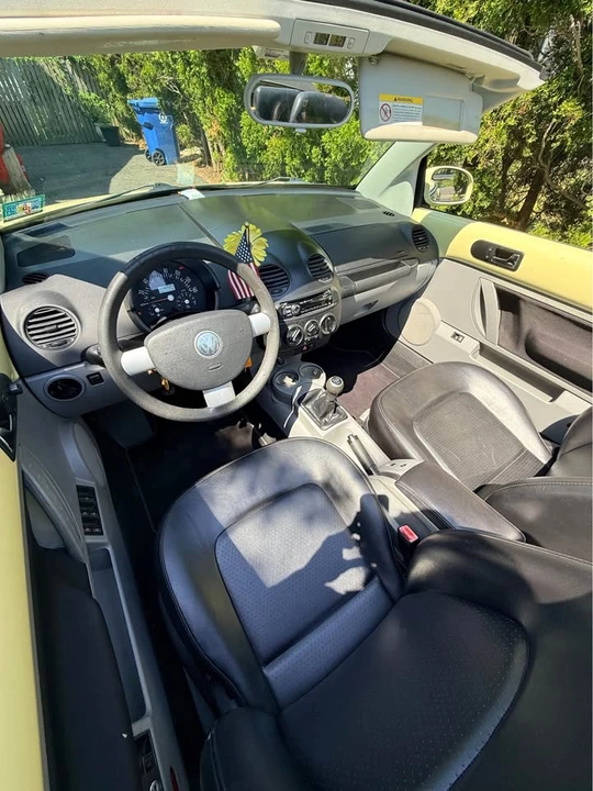 2003 Volkswagen New Beetle - Image 13 of 15
