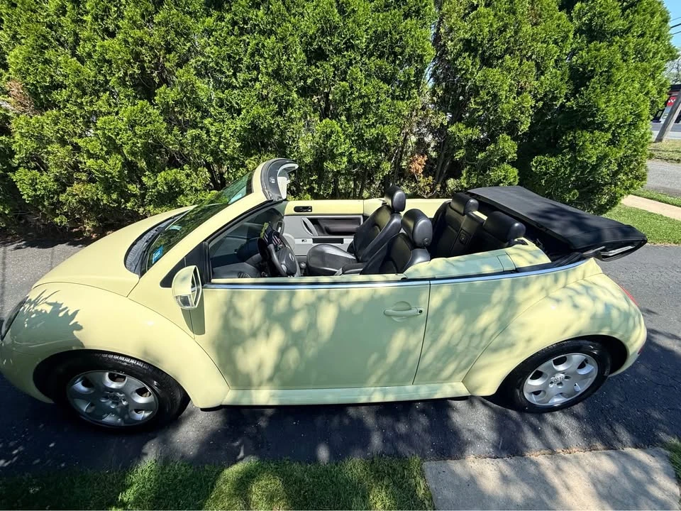 2003 Volkswagen New Beetle - Image 11 of 15