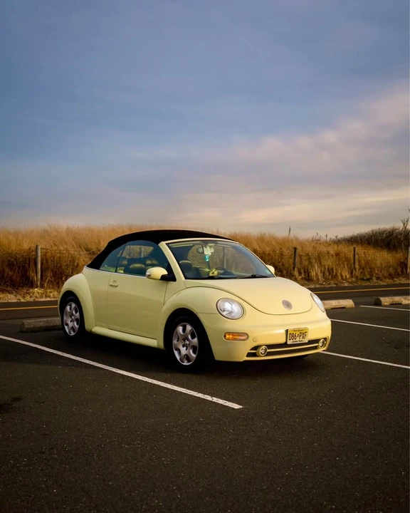 2003 Volkswagen New Beetle - Image 2 of 15