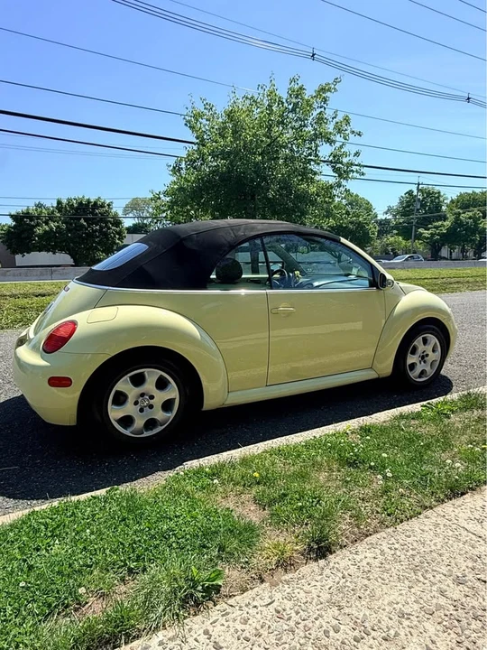 2003 Volkswagen New Beetle - Image 5 of 15