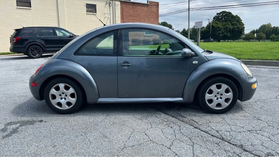 2003 Volkswagen New Beetle - Image 8 of 19