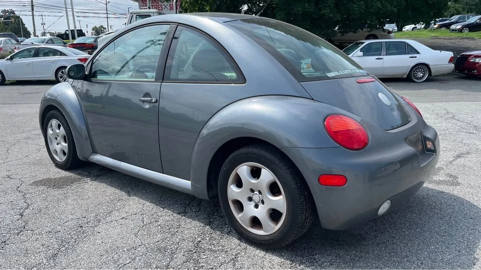 2003 Volkswagen New Beetle - Image 11 of 19