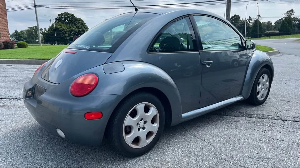 2003 Volkswagen New Beetle - Image 9 of 19