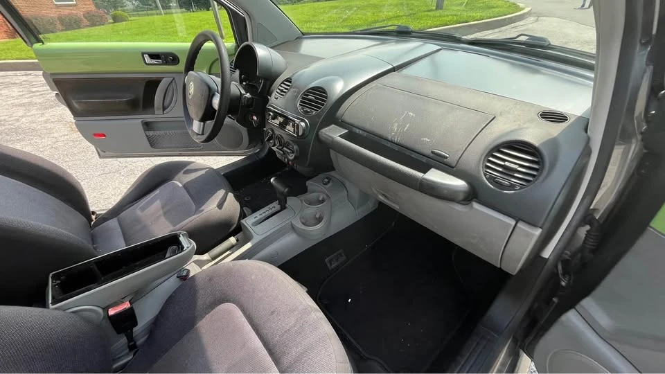2003 Volkswagen New Beetle - Image 17 of 19