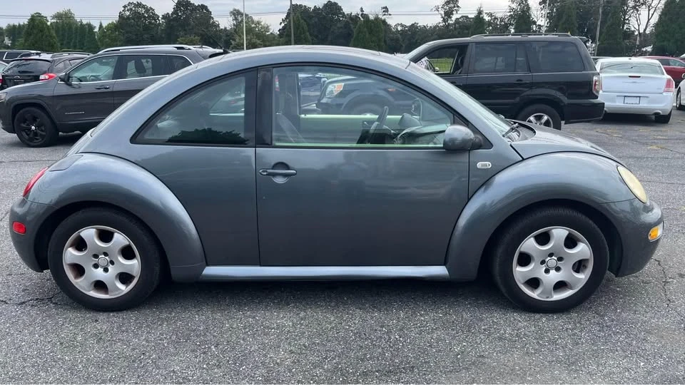 2003 Volkswagen New Beetle - Image 5 of 19