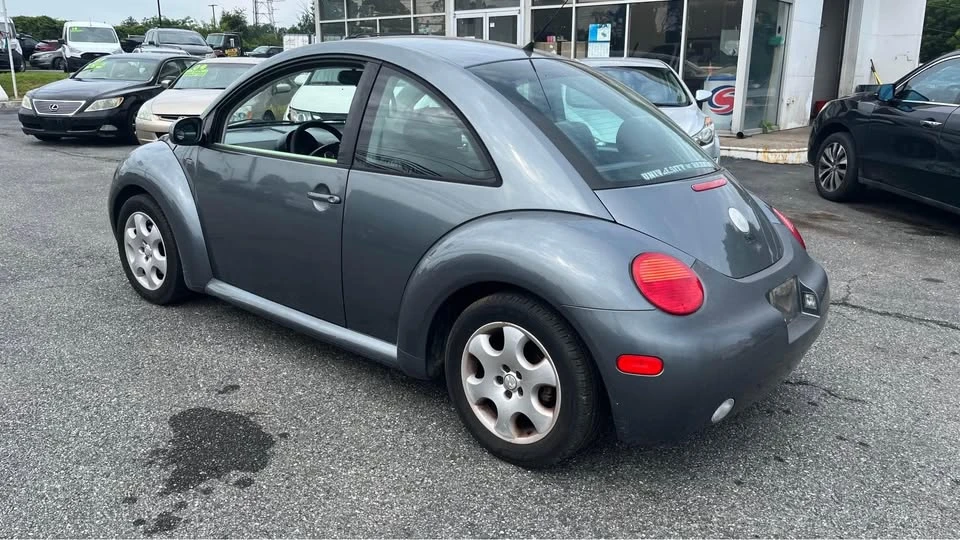 2003 Volkswagen New Beetle - Image 2 of 19