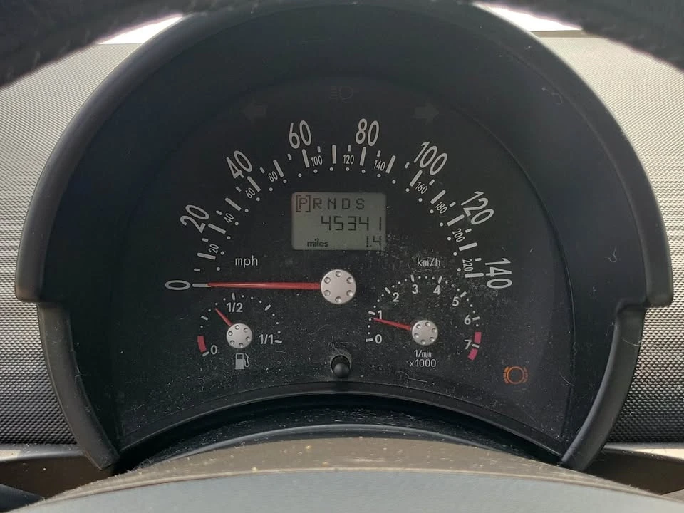 2003 Volkswagen New Beetle - Image 8 of 16