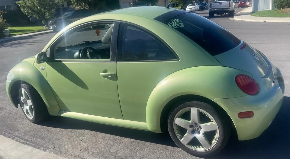 2003 Volkswagen New Beetle - Image 2 of 11