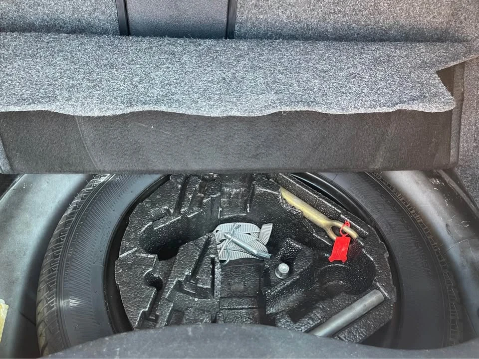 2003 Volkswagen New Beetle - Image 8 of 12