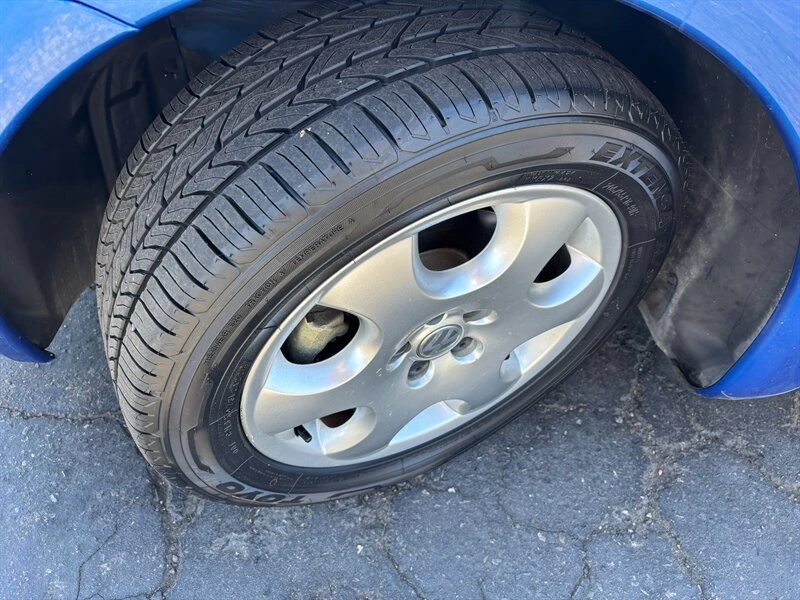 2003 Volkswagen New Beetle - Image 14 of 15