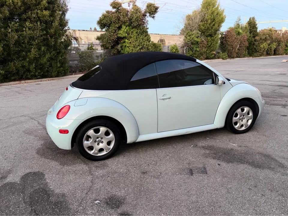 2003 Volkswagen New Beetle - Image 10 of 13