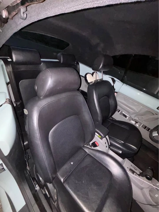 2003 Volkswagen New Beetle - Image 8 of 13