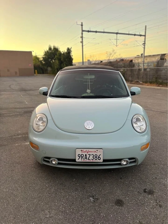 2003 Volkswagen New Beetle - Image 2 of 13