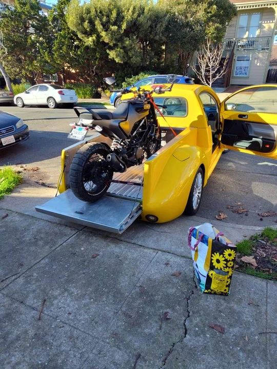 2003 Volkswagen New Beetle - Image 2 of 14