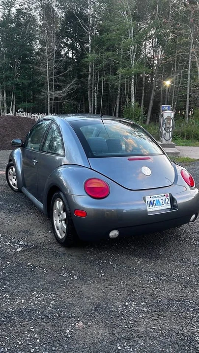 2003 Volkswagen New Beetle - Image 5 of 7