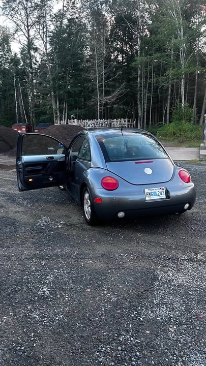 2003 Volkswagen New Beetle - Image 6 of 7