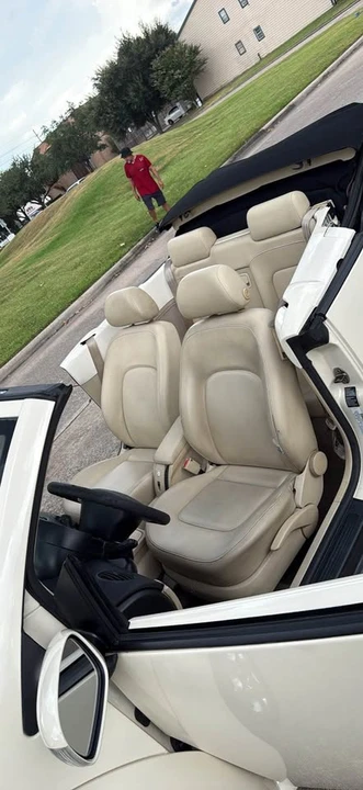 2003 Volkswagen New Beetle - Image 5 of 10
