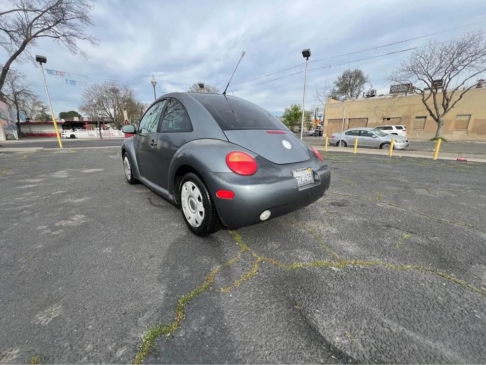 2003 Volkswagen New Beetle - Image 5 of 13