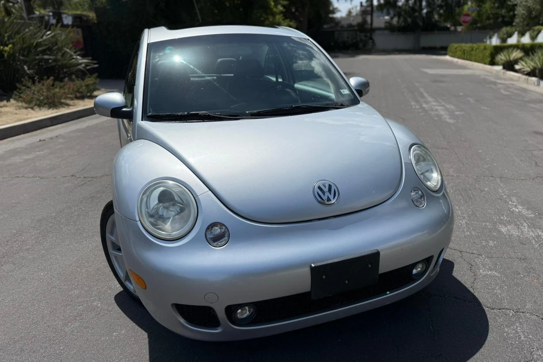 2003 Volkswagen New Beetle - Image 2 of 31