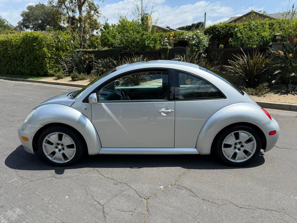 2003 Volkswagen New Beetle - Image 10 of 31