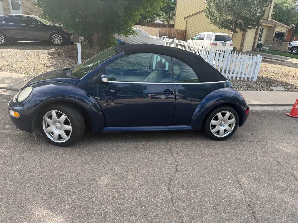 2003 Volkswagen New Beetle - Image 2 of 4