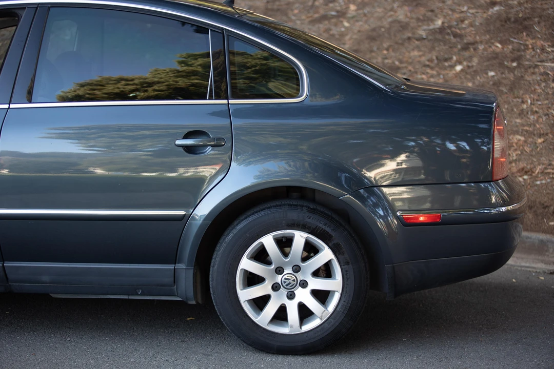 2003 Volkswagen Passat - Image 24 of 31