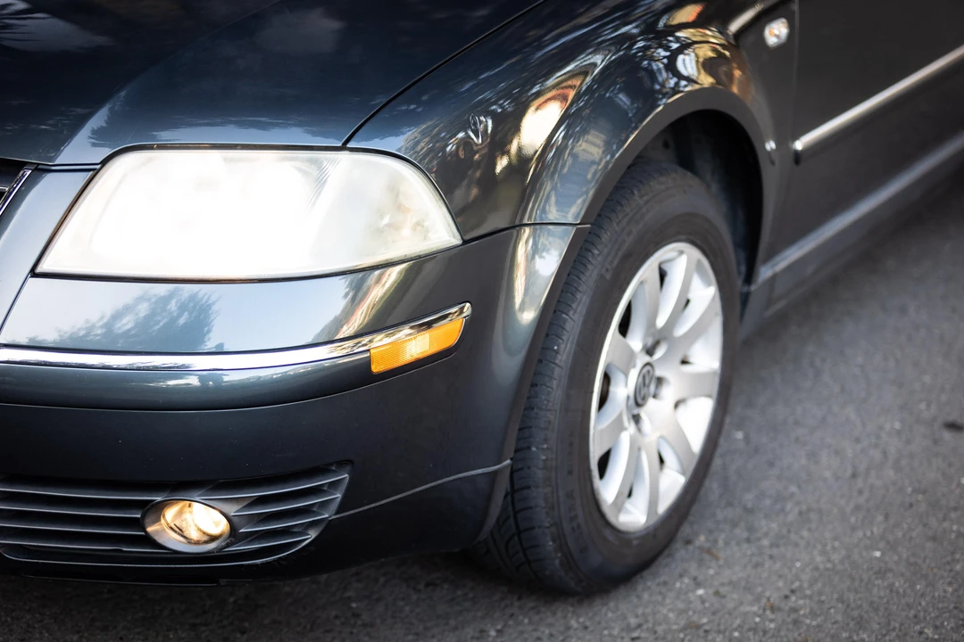 2003 Volkswagen Passat - Image 17 of 31