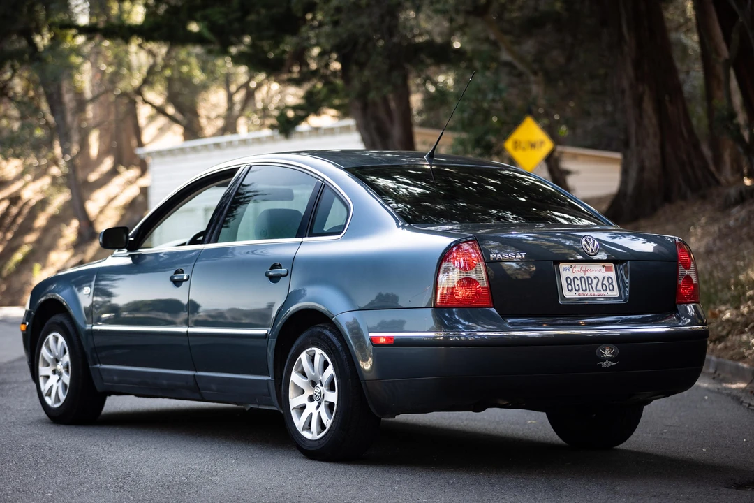 2003 Volkswagen Passat - Image 3 of 31