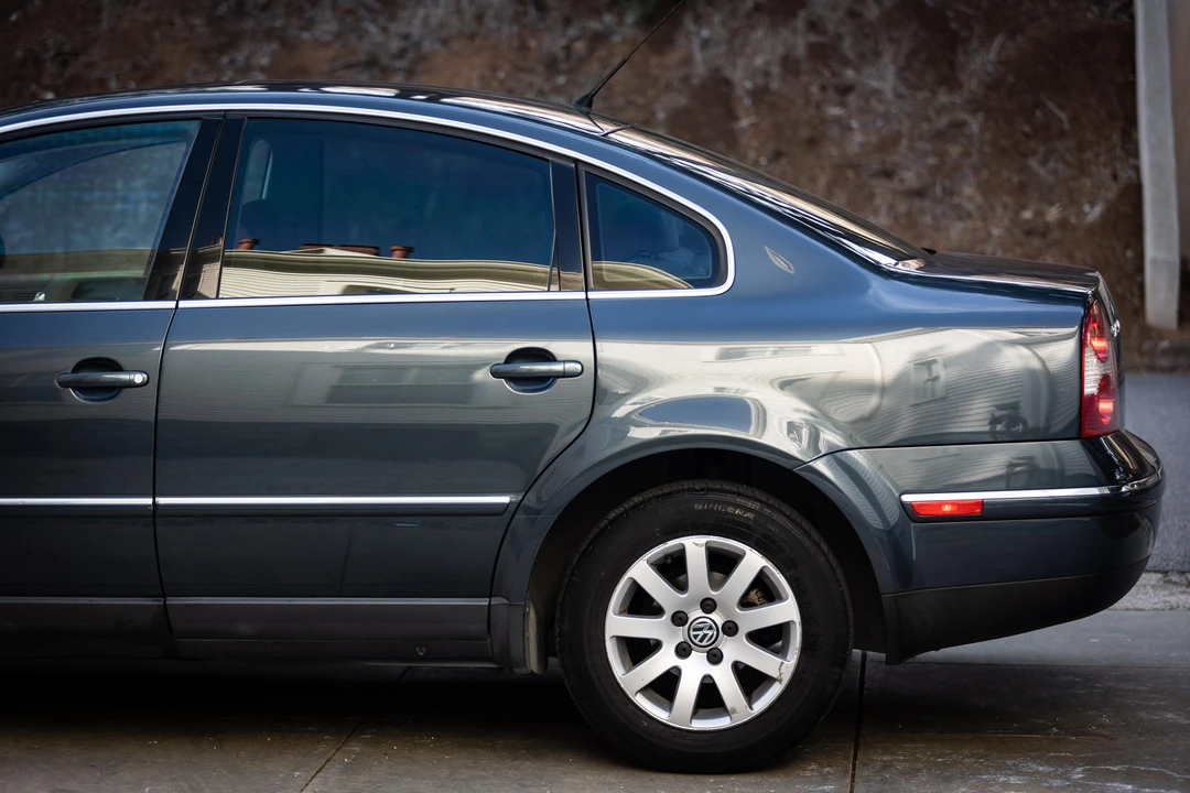 2003 Volkswagen Passat - Image 23 of 31