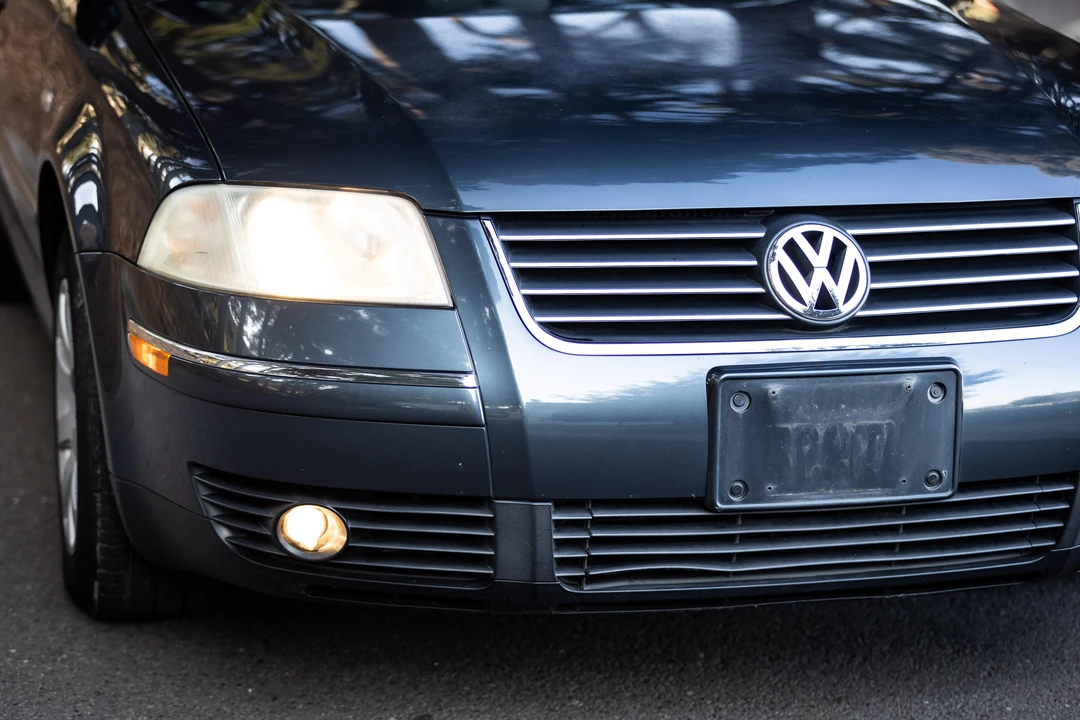 2003 Volkswagen Passat - Image 15 of 31