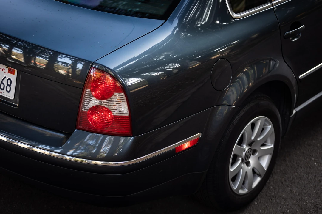 2003 Volkswagen Passat - Image 28 of 31