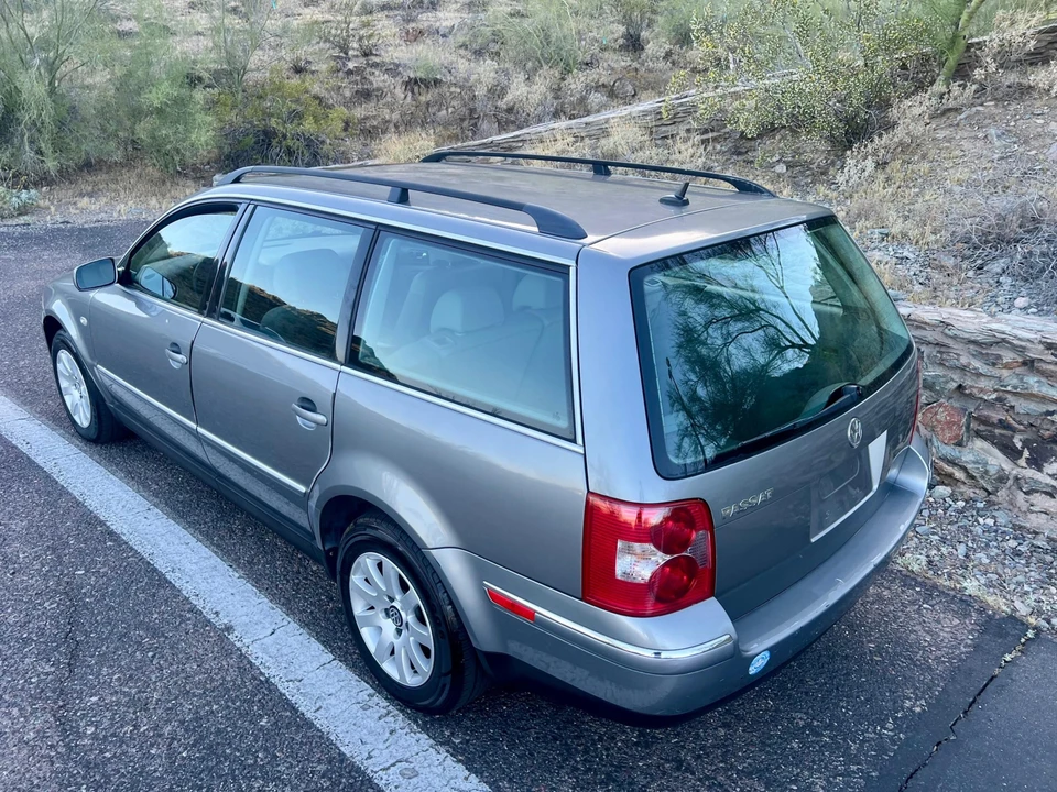 2003 Volkswagen Passat - Image 10 of 31
