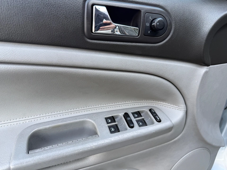 2003 Volkswagen Passat - Image 11 of 21