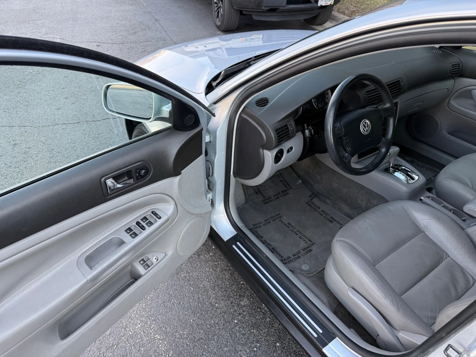 2003 Volkswagen Passat - Image 10 of 21
