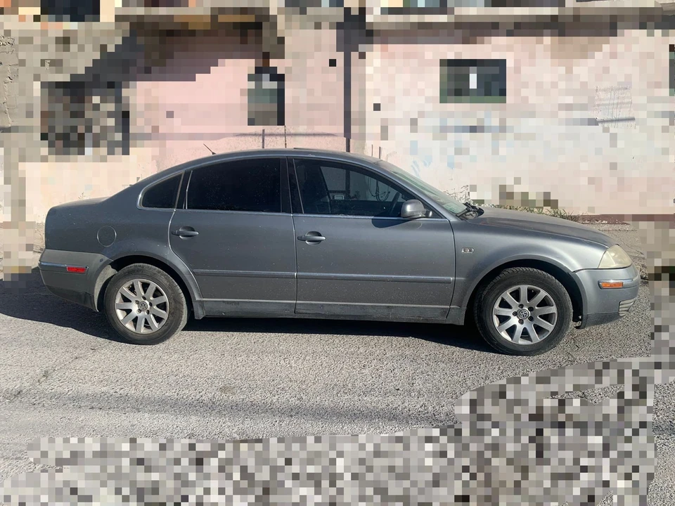 2003 Volkswagen Passat - Image 5 of 8