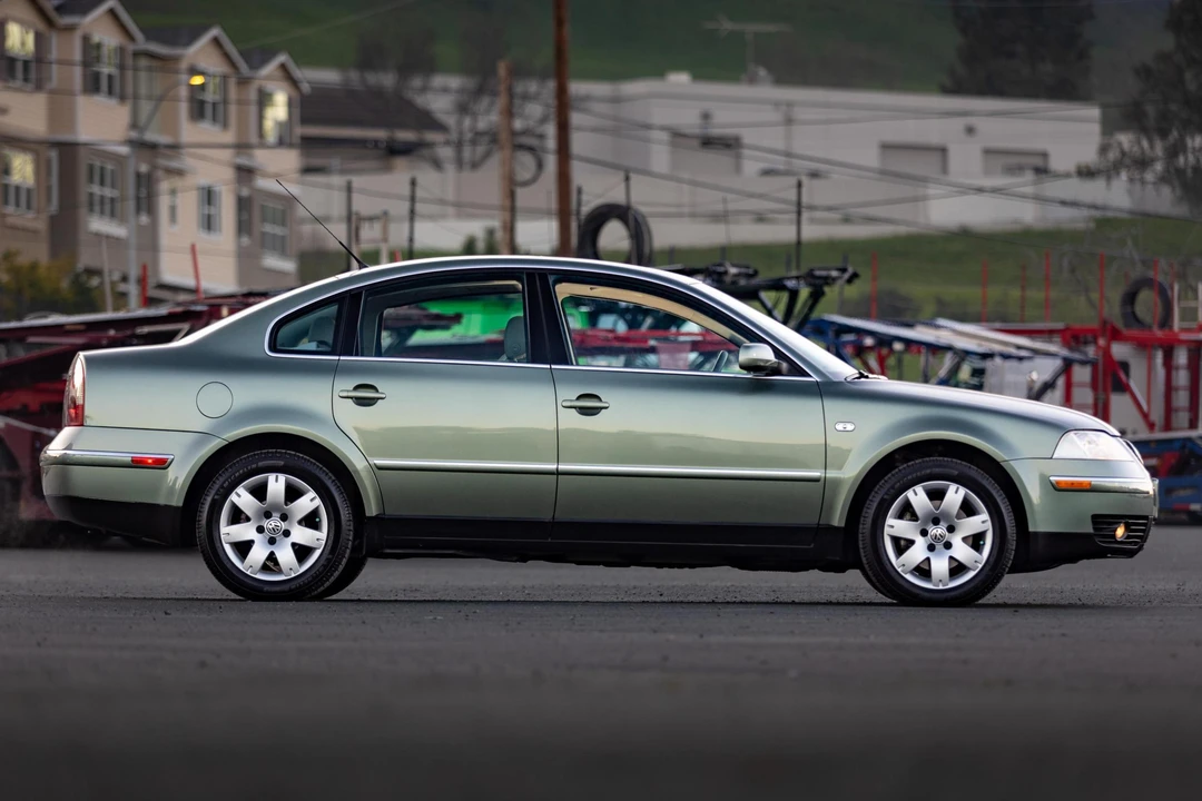 2003 Volkswagen Passat - Image 3 of 31