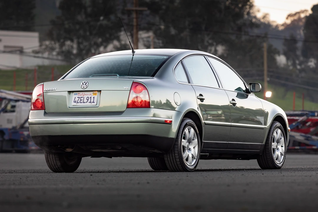 2003 Volkswagen Passat - Image 25 of 31
