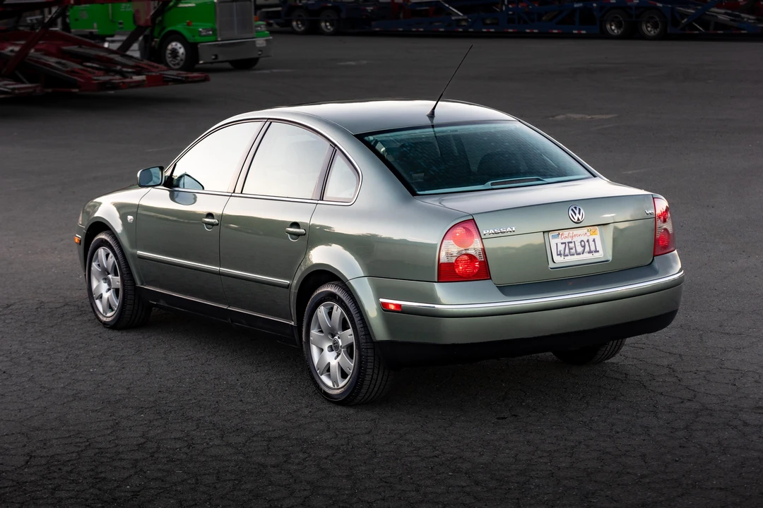 2003 Volkswagen Passat - Image 18 of 31