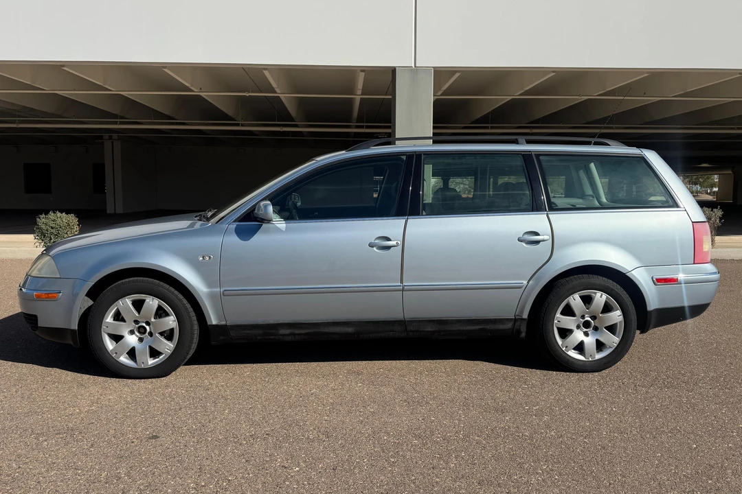 2003 Volkswagen Passat - Image 3 of 31