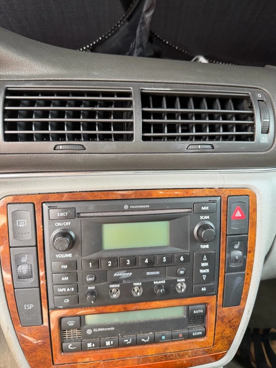 2003 Volkswagen Passat - Image 6 of 9